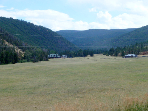 GDMBR: Open fields, homes, and ranches.